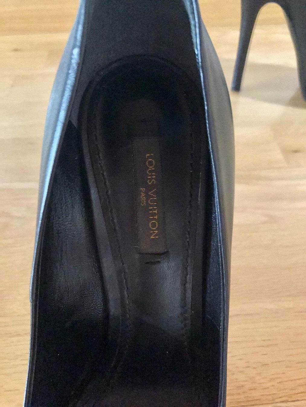 Louis Vuitton Scarpe da donna: Louis Vuitton, originale Leder-Pumps – Usato da Dübendorf venduto da Tambalori 4