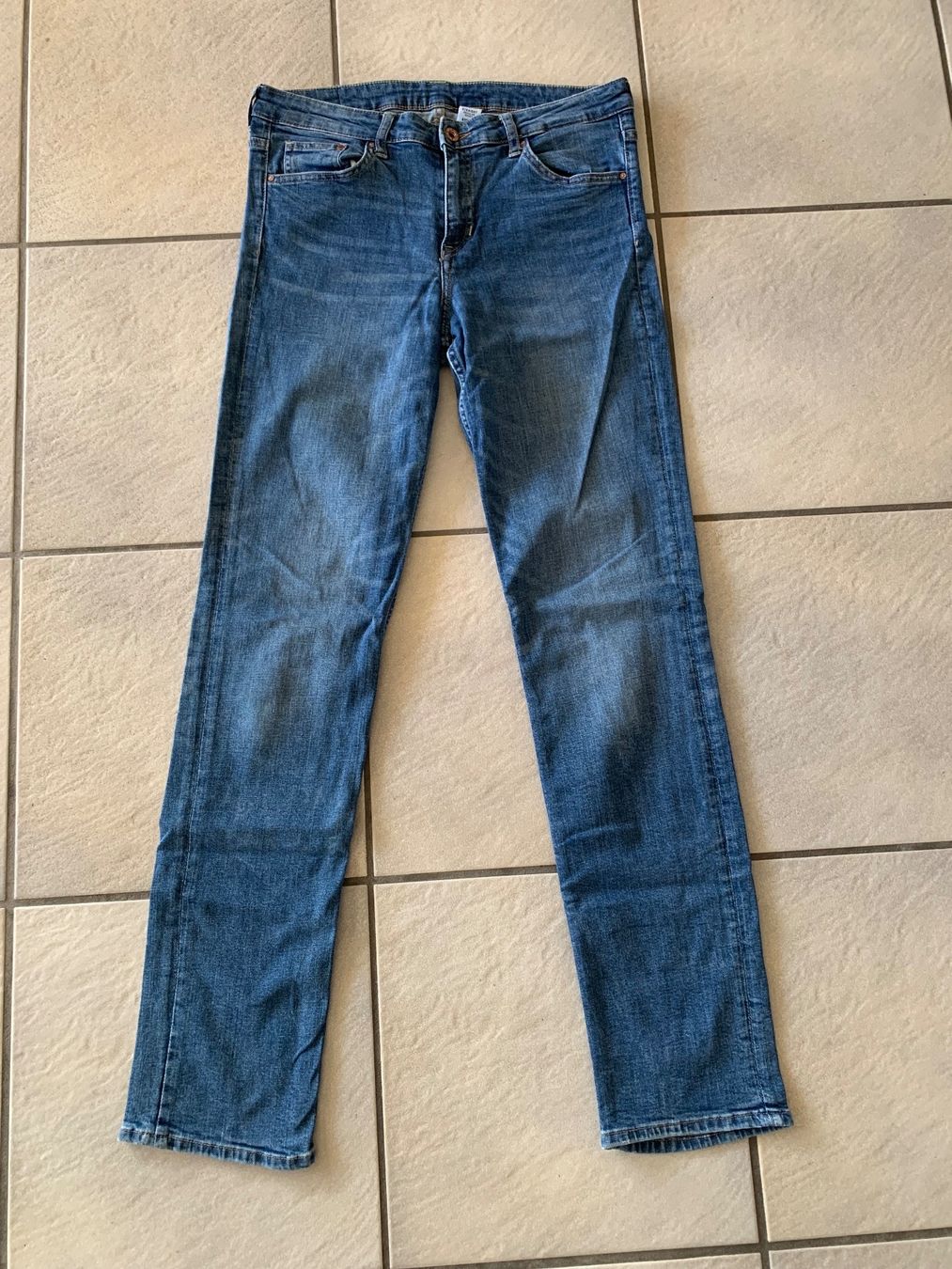 H&M Jeans: Jeans, Straight Regular Waist, Gr. 29/32 H&M – Usato da Steffisburg venduto da smocky17