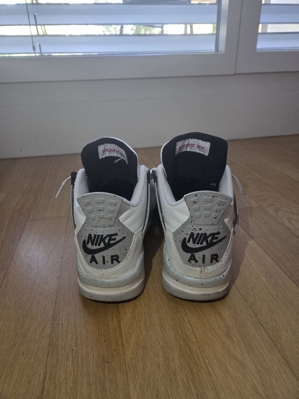 Nike Scarpe da uomo: Nike Air jordan 4 – Usato da Bern venduto da sil_v7sn 1