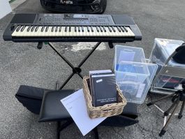 Keyboard + Ständer + Stuhl und Zubehör