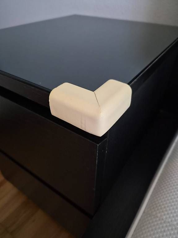 Comodini: IKEA MALM Nachttische 2er Set + Glasplatten – Usato da Wettingen venduto da mil_hrs8 1