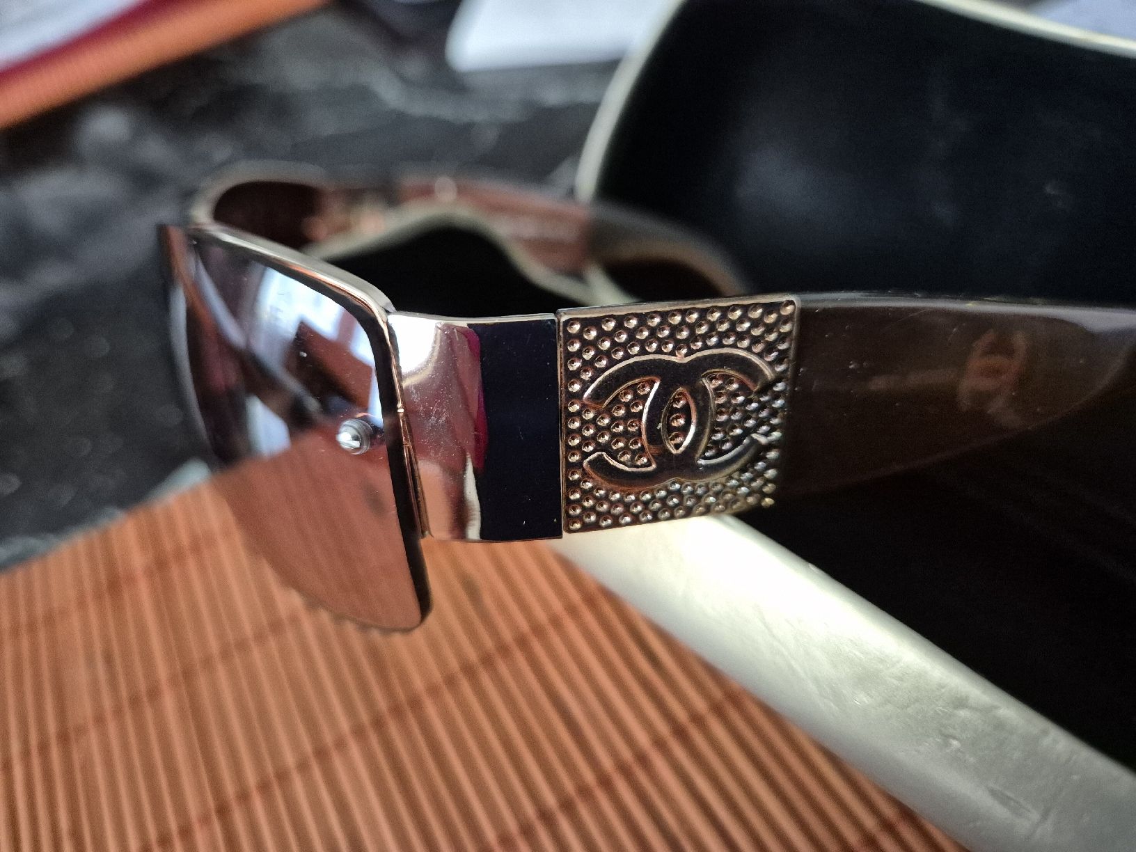 Chanel Occhiali & Lenti: Chanel Sonnenbrille – Nuovo (secondo la descrizione) da Schaffhausen venduto da Karat0 1