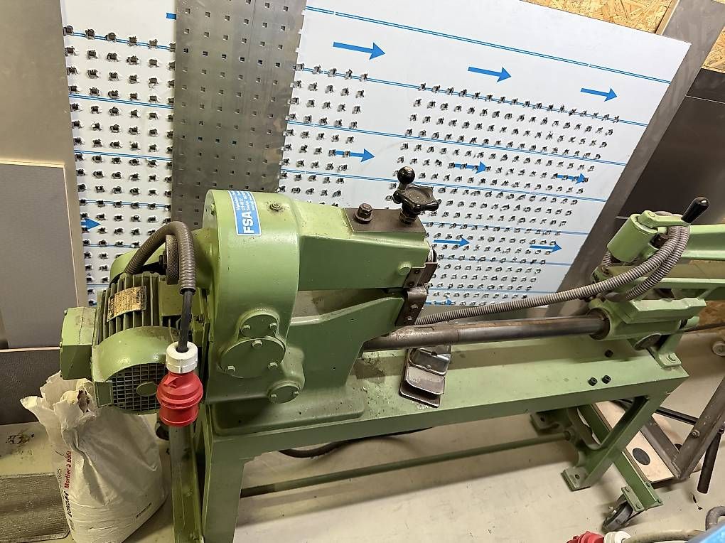 Tutte le macchine: Bördelmaschine – Usato da Emmen venduto da gas_9zy2 1