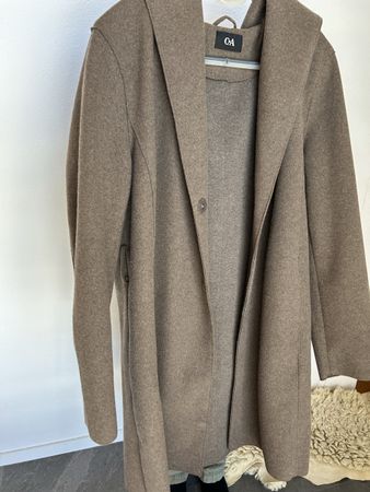 Damen Mantel C&A braun mit Kapuze Grösse 40 gebraucht