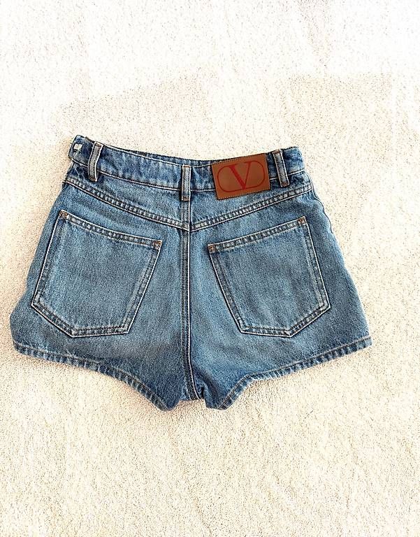 Jeans: Valentino Denim Shorts – Usato da Adligenswil venduto da TST04 1