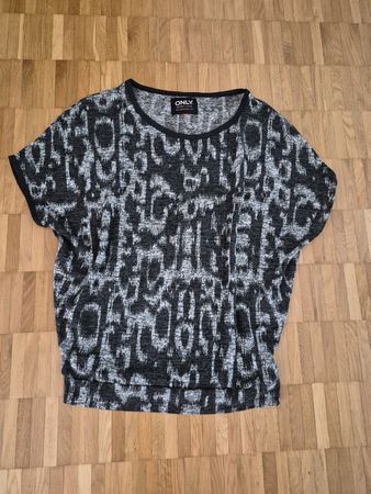 ONLY Shirt, Gr. M, Sommerliches Muster, Top Zustand!