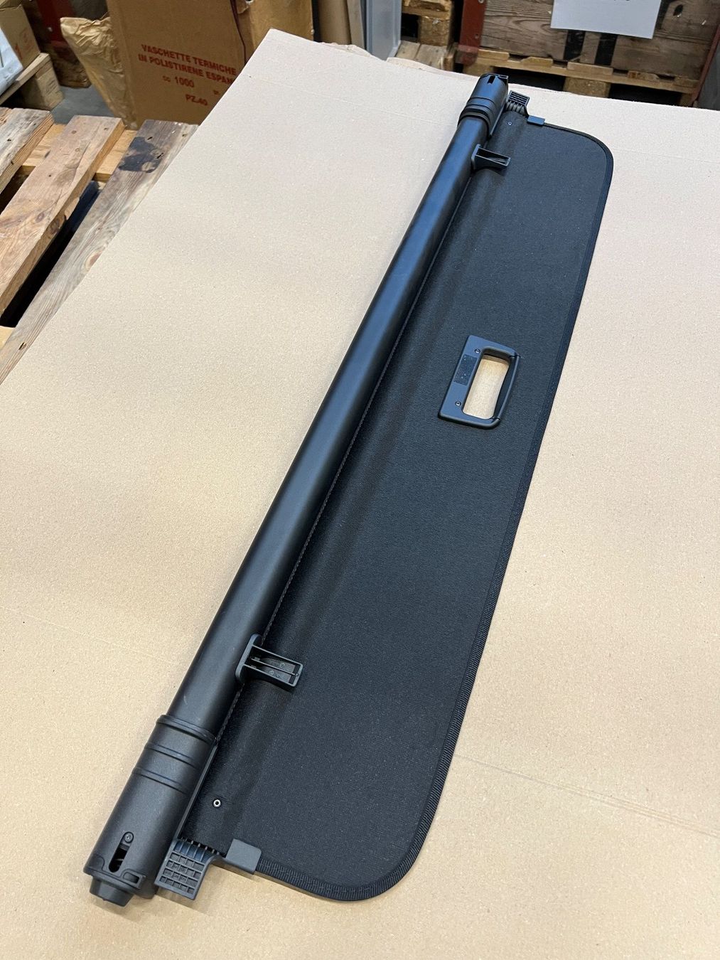 VW Tutti pezzi di ricambio auto: Kofferraumabdeckung schwarz VW ID7 – Nuovo (secondo la descrizione) da Volketswil venduto da Londero8604