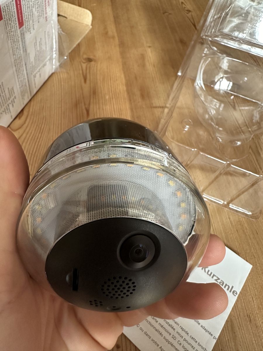 Appareil photo: IP Camera Bulb - New in Box! 💡  – Neuf (Voir description) à Seuzach par Wolf936 1
