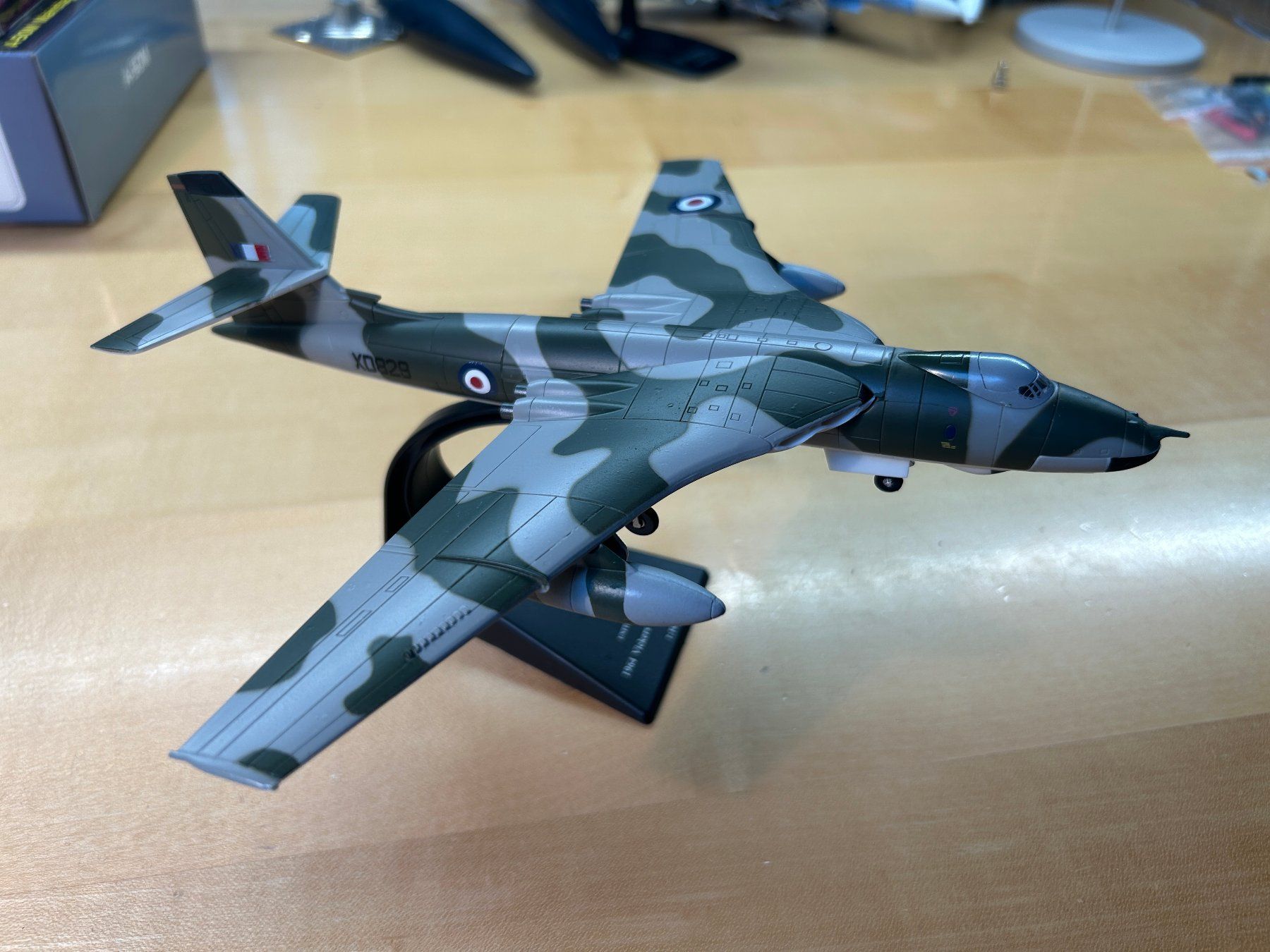 Modellbausätze & Standmodelle: Flugzeugmodell Vickers Valiant B Mk I 1:144 – Gebraucht aus Kloten von HeiHo68