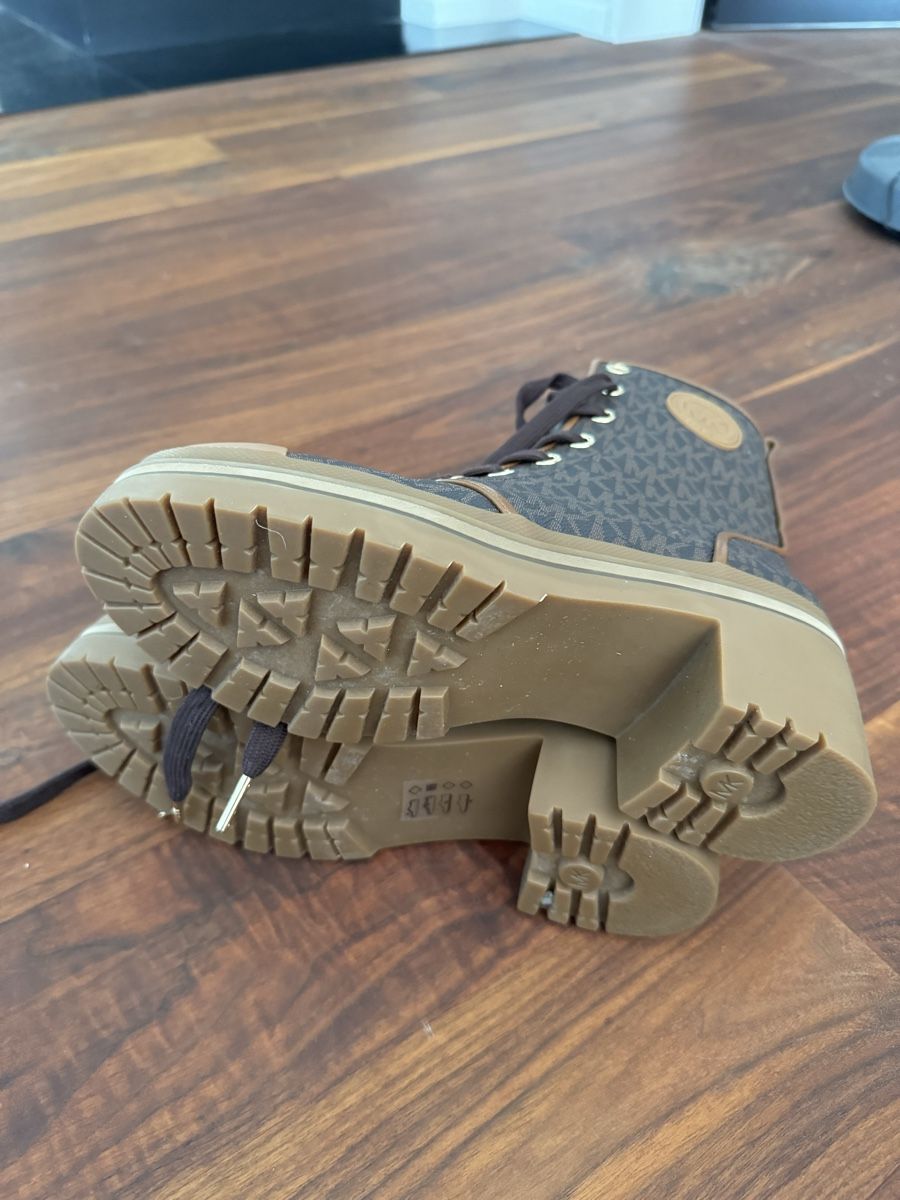 Michael Kors Scarpe da donna: Michael Kors boots – Usato da Wetzikon venduto da Emmirantatalo 3