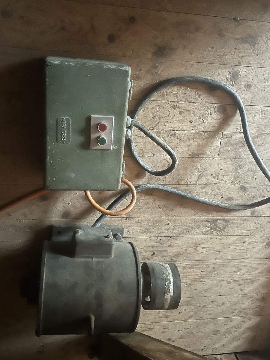 Motoren: Elektromotor mit Sterndreieckschaltung – Gebraucht aus St. Antoni von bera15 1