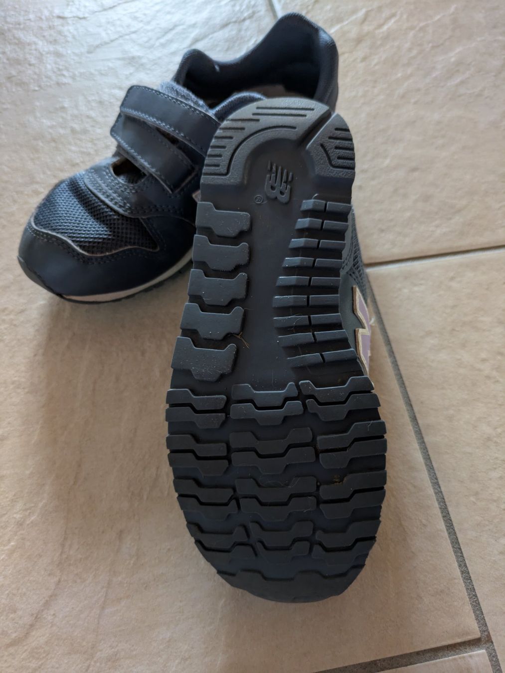 New Balance Chaussures filles: Turnschuhe New Balance GR 31 – D'occasion à Krauchthal par Pupsermuus 1