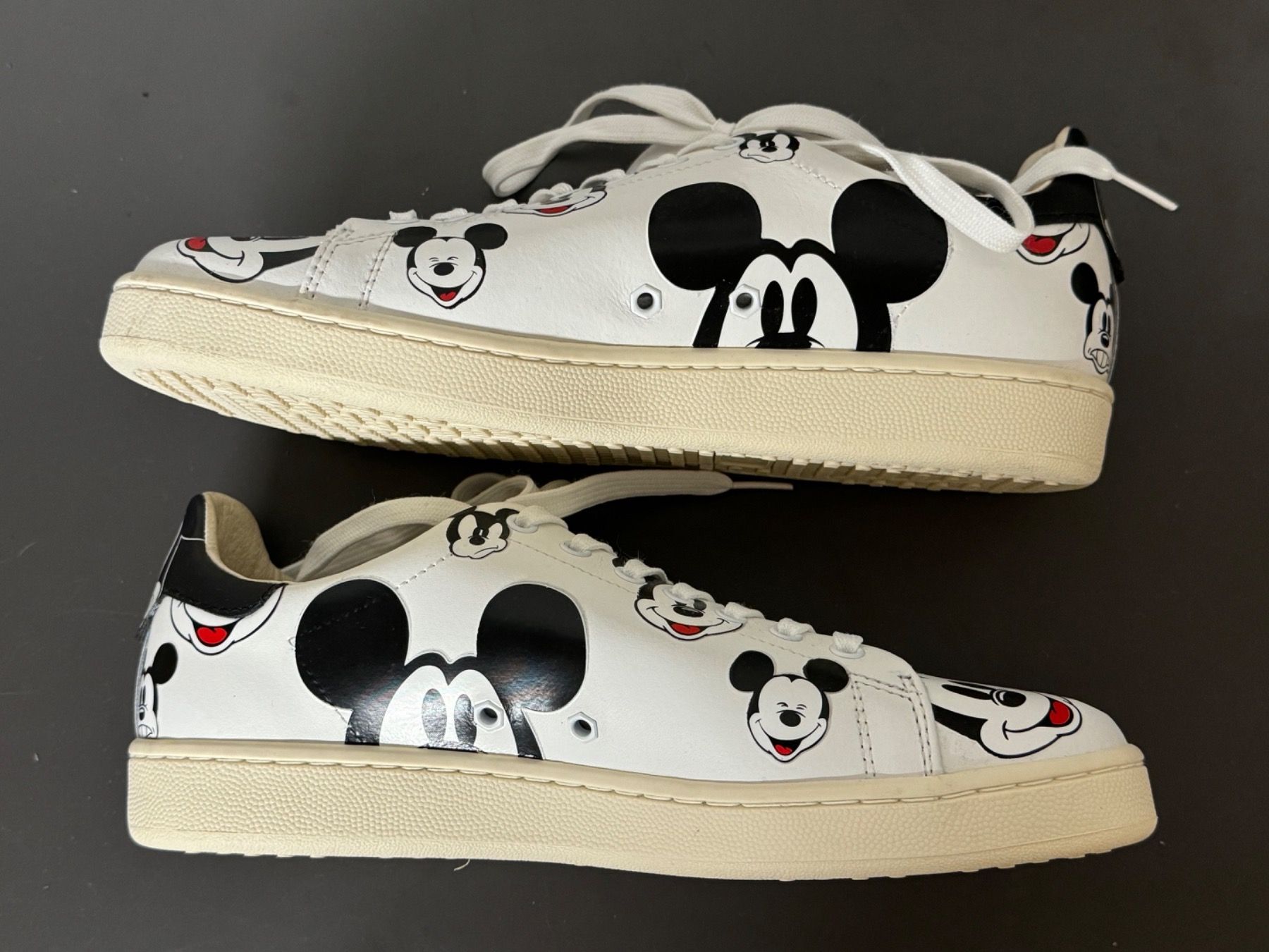 Mickey Mouse Disney MOA Masters of Arts Sneaker 41 aus Leder (Neu 