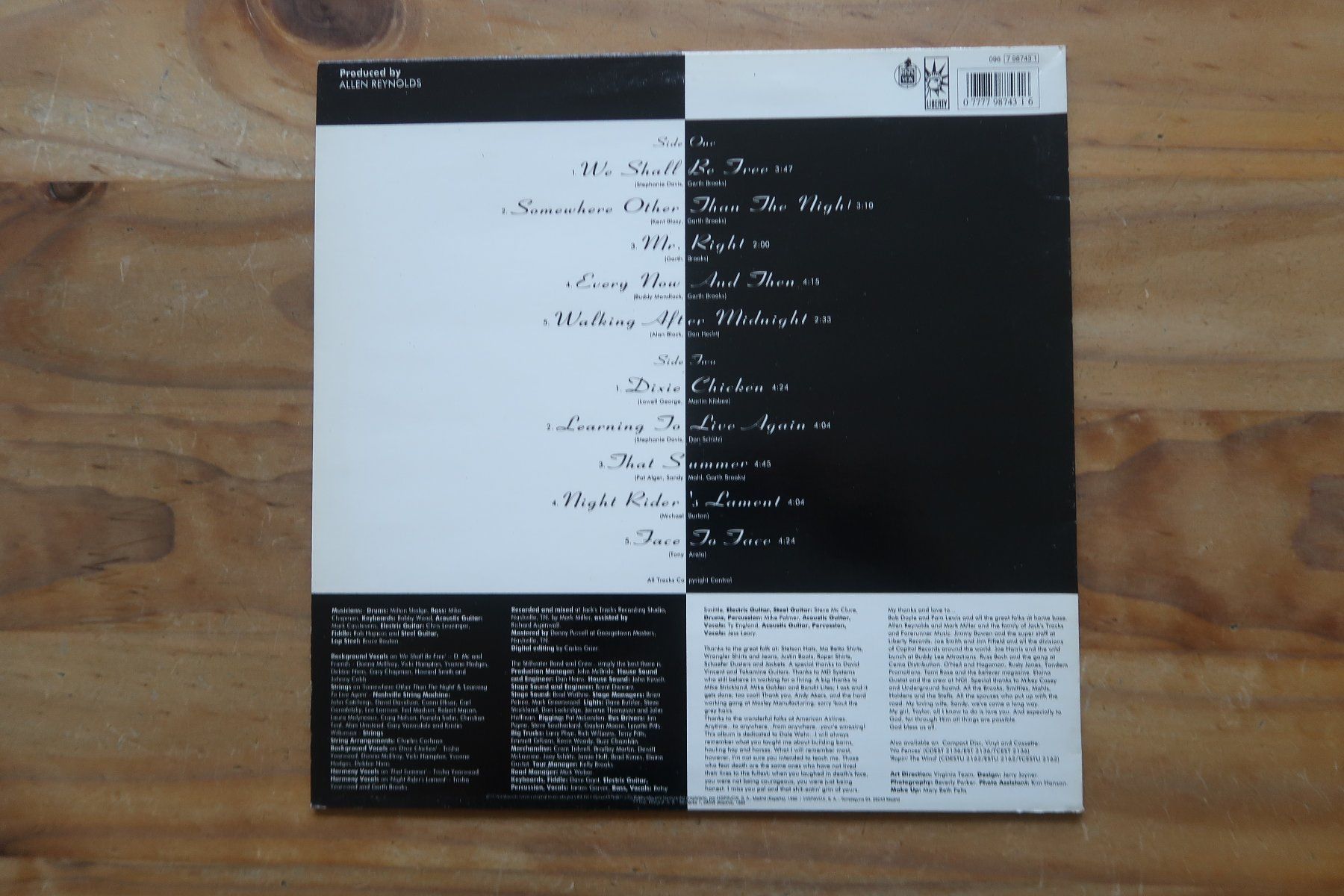 Schallplatten: GARTH BROOKS - THE CHASE - VINYL LP – Gebraucht aus Basel von  1