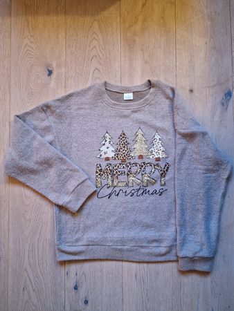 🌲Weihnachtspullover mit Tannenbaum Motiv, Gr. S