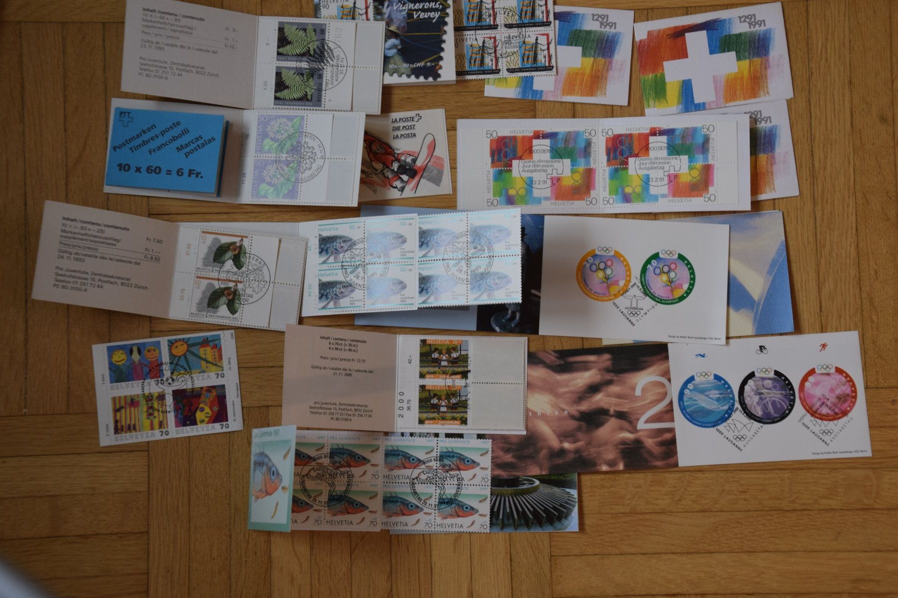 Tutti i francobolli: 26 Markenheftchen ET Briefmarken CH – Usato da Luzern venduto da CH2018 2