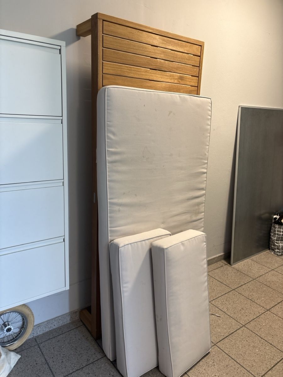 Sedie a sdraio: Sonnenliege mit Kissen – Usato da Zürich venduto da winkandsmile