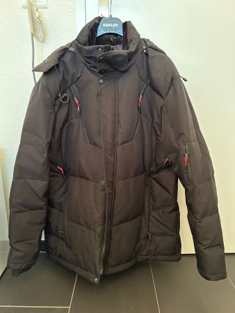Winterjacke schwarz mit Kapuze