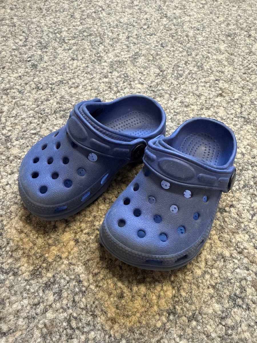 Scarpe per ragazzi: Crocks like Schuhe Gr. 2 / 21 – Usato da Rickenbach Sulz venduto da Aurelina