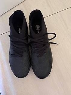 Adidas Herrenschuhe: Chaussures de foot Adidas Predator, taille 41.5 – Neu (gemäss Beschreibung) aus Bex von Sakito