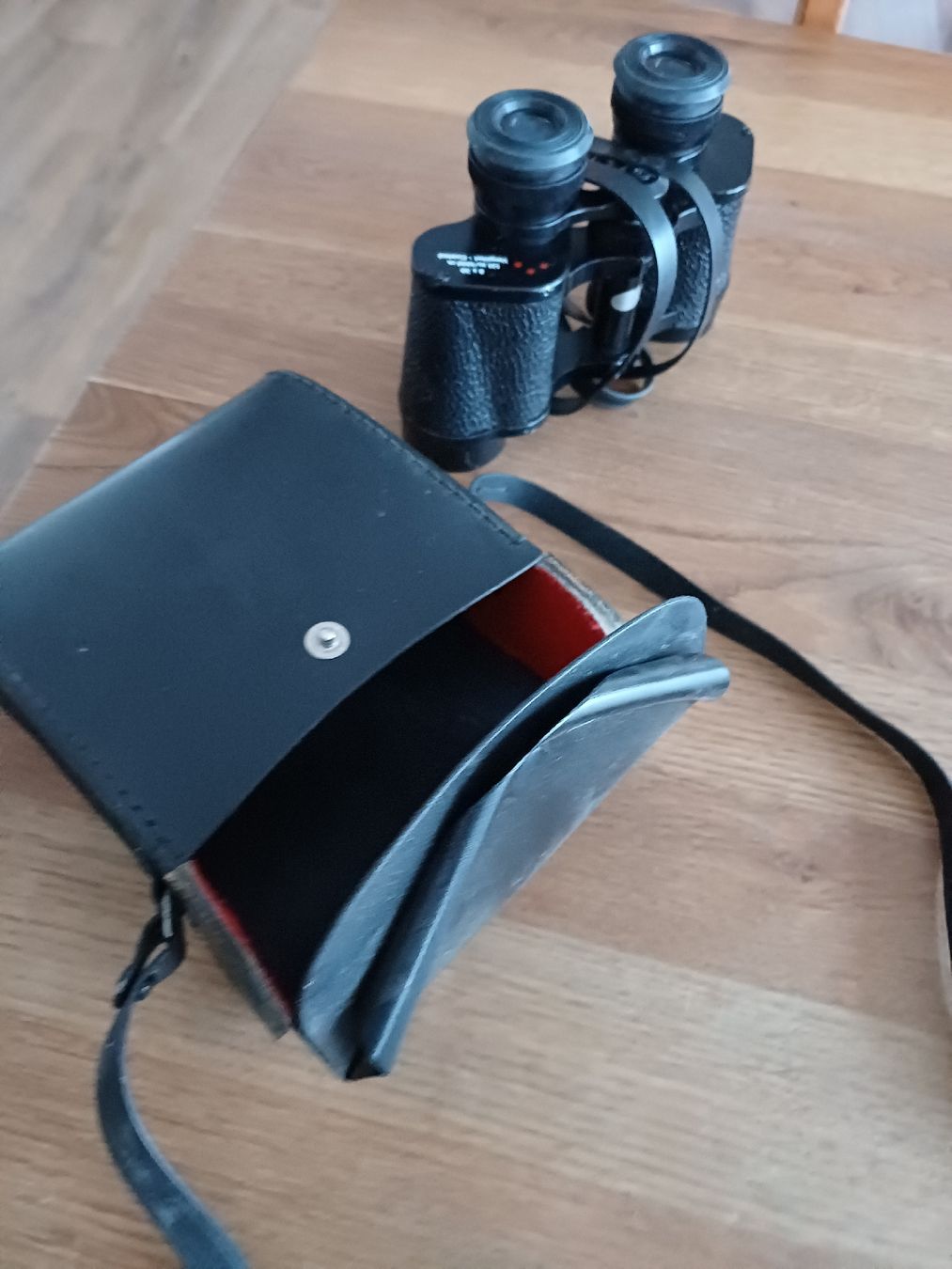 Binocoli: Feldstecher 8x30 mit Tasche,  – Usato da Zuckenriet venduto da Res. 2
