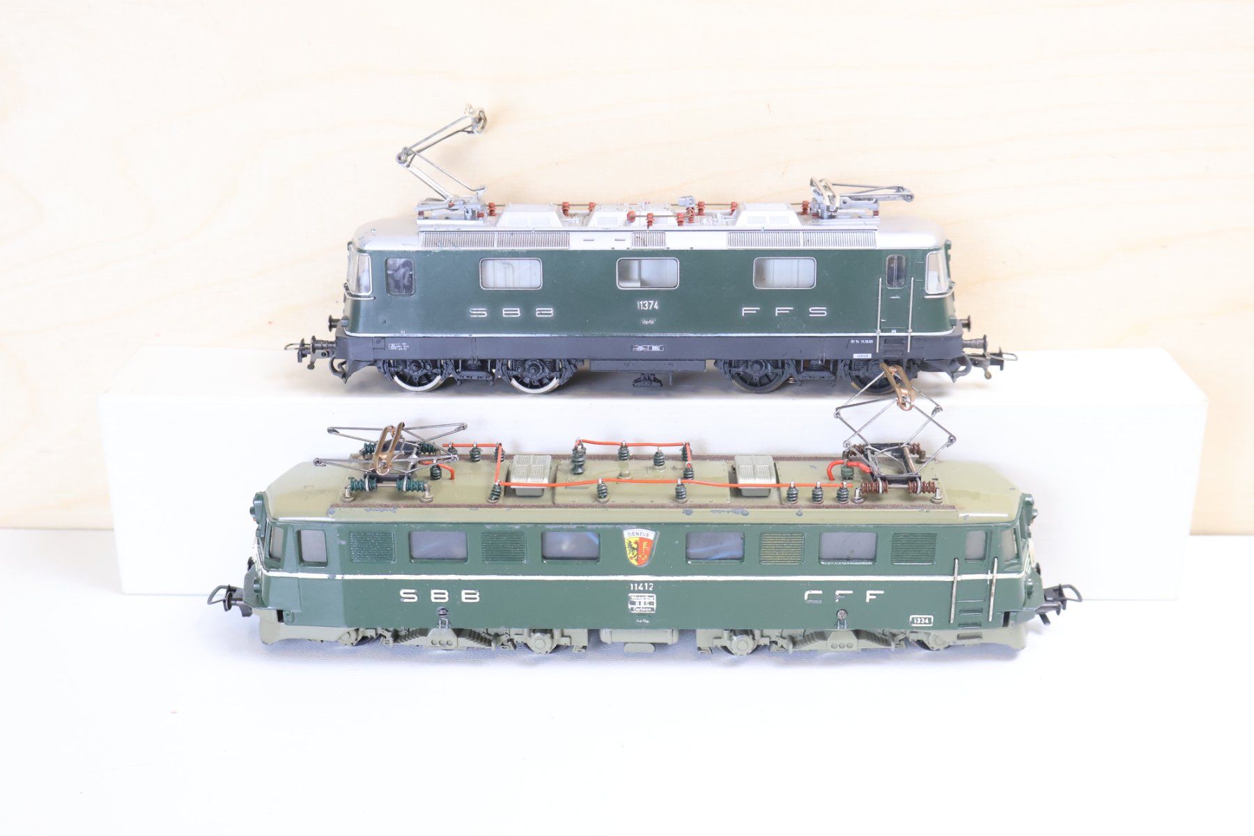 Fleischmann Modelleisenbahnen: Fleischmann 2 x SBB Re 4/4/Ae 6/6 E-Loks - H0 DC – Gebraucht aus Winterthur von Monstera 1
