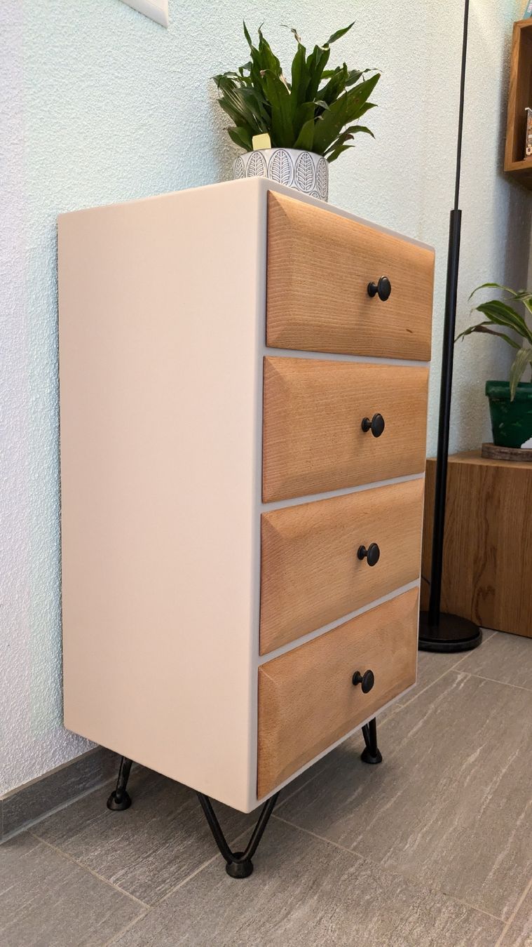 Kommoden: Upcycling Kommode mit vier Schubladen – Gebraucht aus Möhlin von Blunierus 5