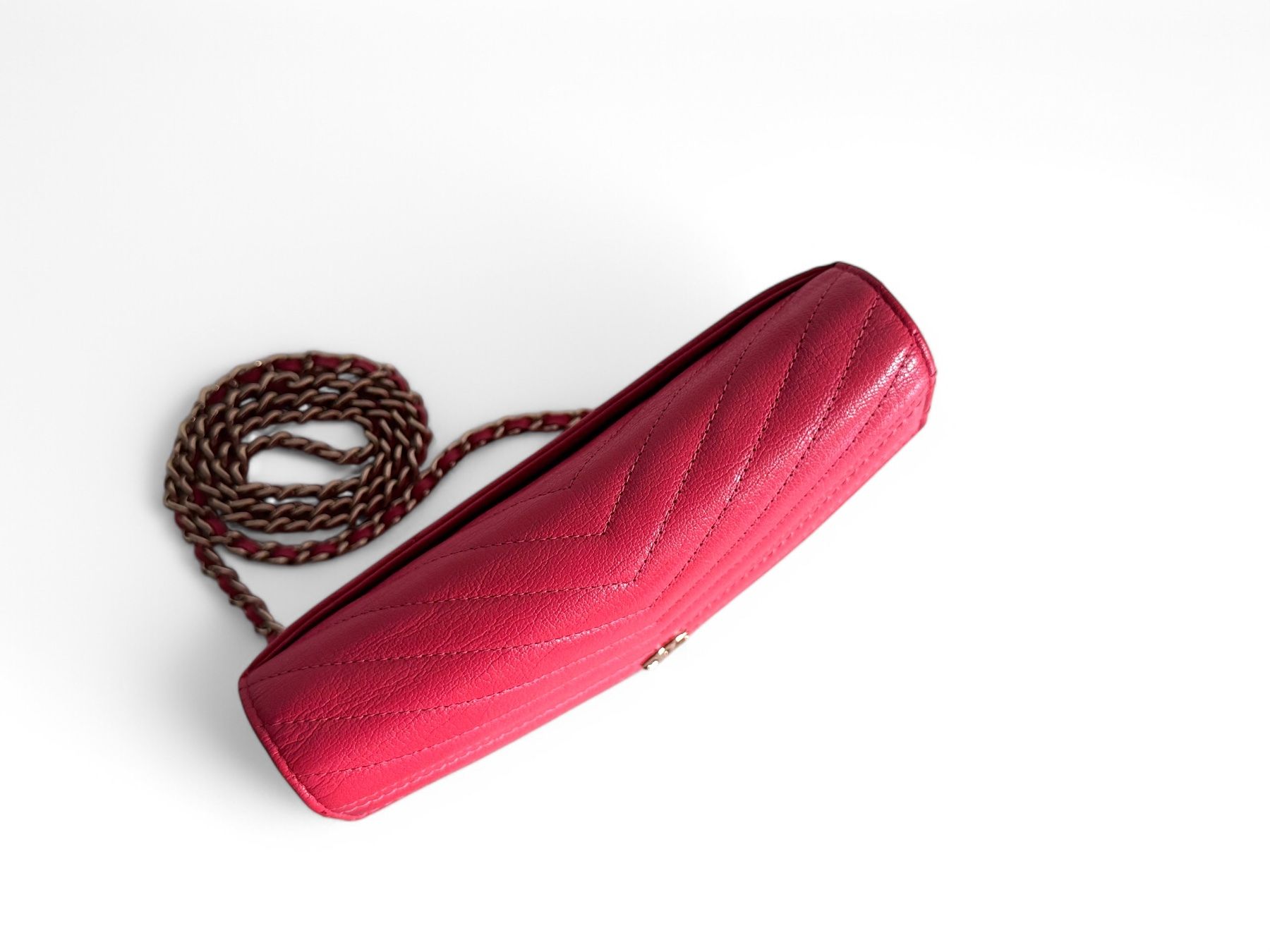 Chanel Borse da donna: Chanel Chevron Statement Wallet On WOC Chain Tasche – Usato da Kriens venduto da hannaandkiko 7