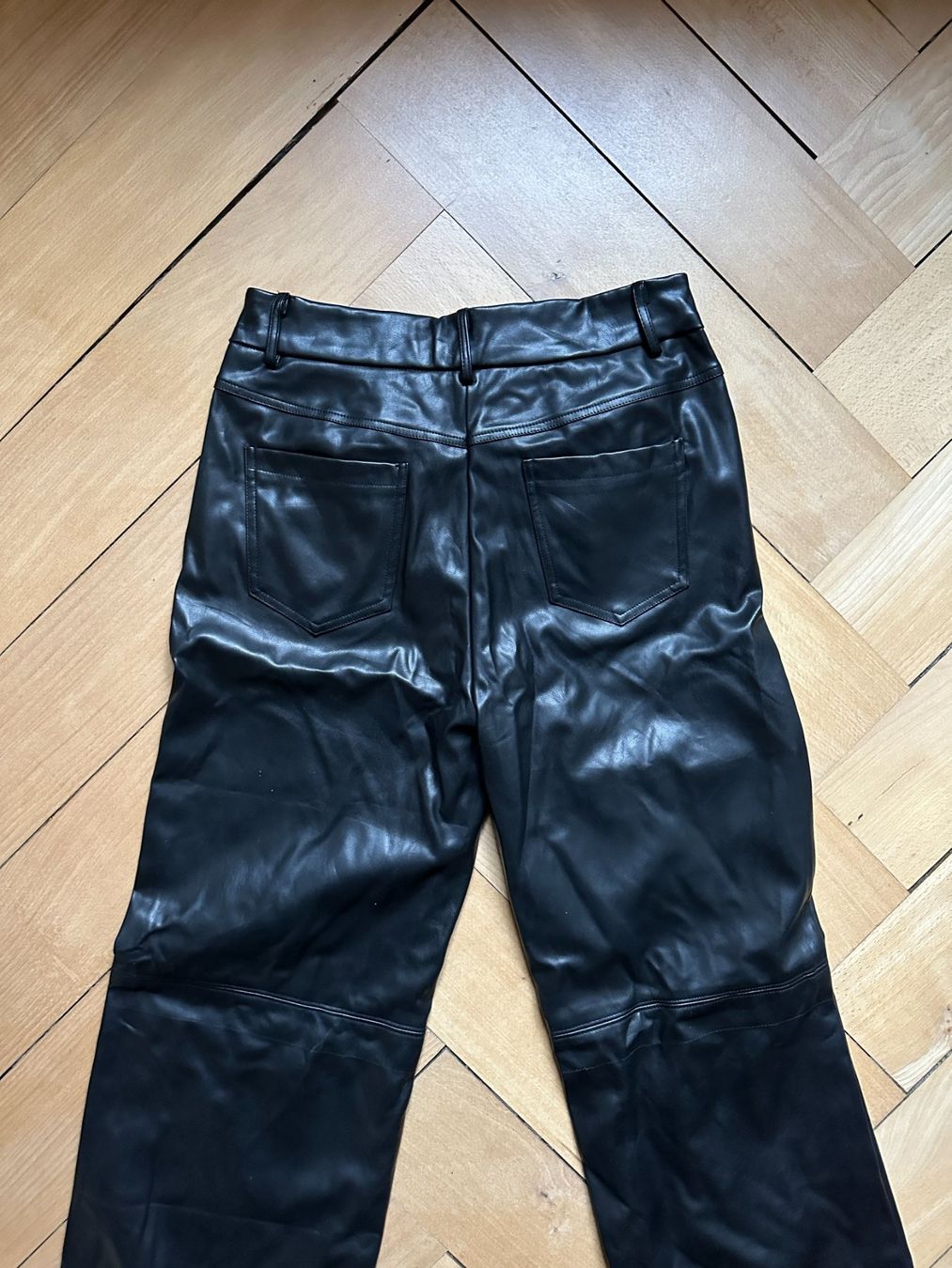 Shein Pantaloni: SHEIN - Lederhose schwarz S – Usato da Zürich venduto da Diazaio 2