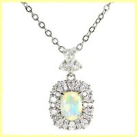 Bezaubernder Anhänger mit ECHTEM Opal u. Kette