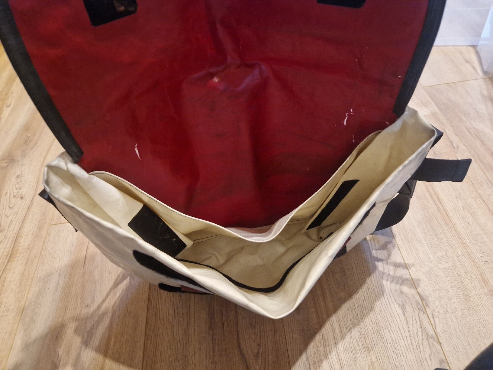 Freitag Taschen: Freitagstasche – Gebraucht aus Sarmenstorf von Schneekettenpflicht 2