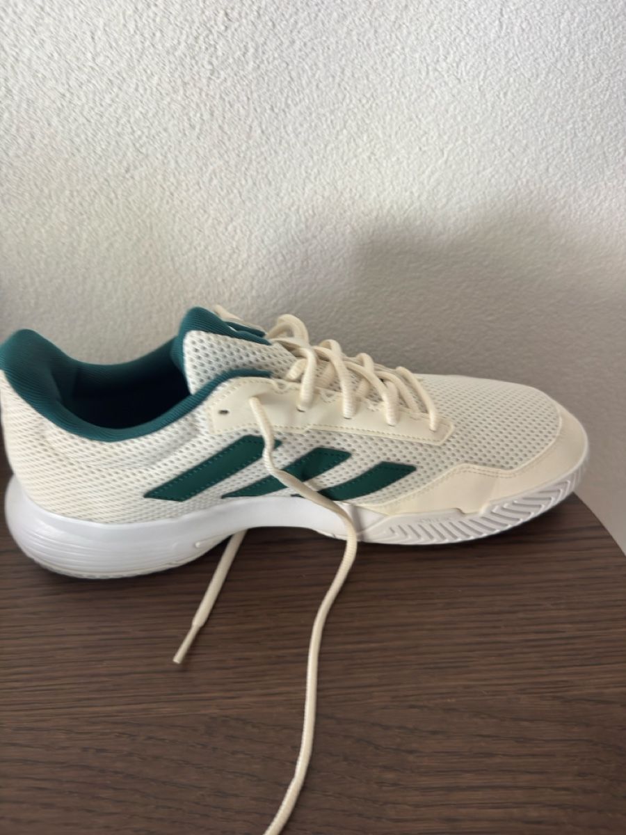 Adidas Scarpe da uomo: Adidas 44EU – Nuovo (secondo la descrizione) da Ecublens FR venduto da frd_qdb2 1