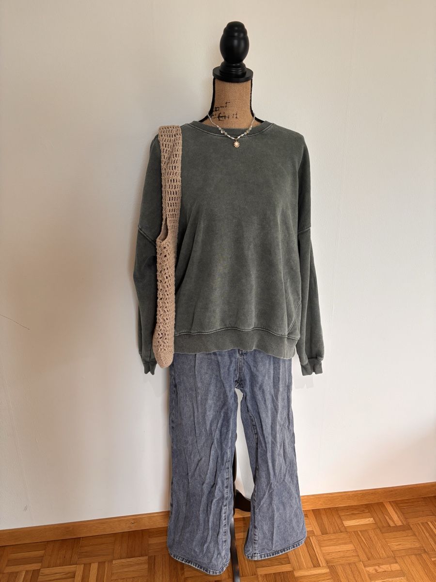 Pullover & Sweatshirts: Lässiger Herbst-Pullover in Olivgrün, Grösse S (oversized) – Gebraucht aus Fraubrunnen von Sxhiina01