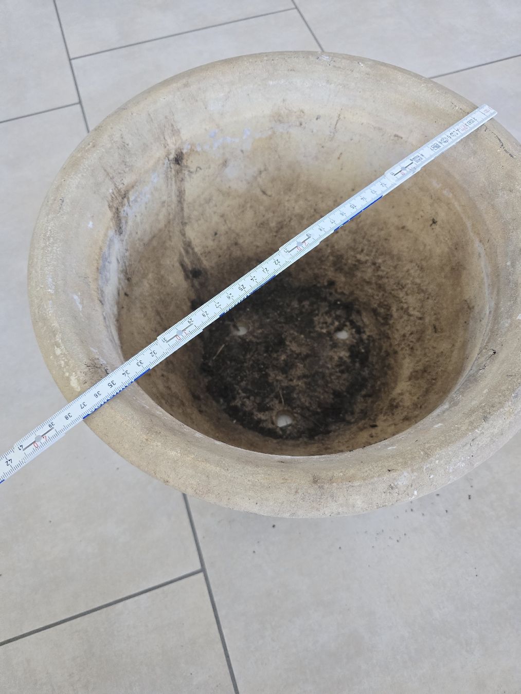 Pots de fleurs: Schöner grosser Tontopf – D'occasion à Rickenbach b. Wil par Kth_v8 4