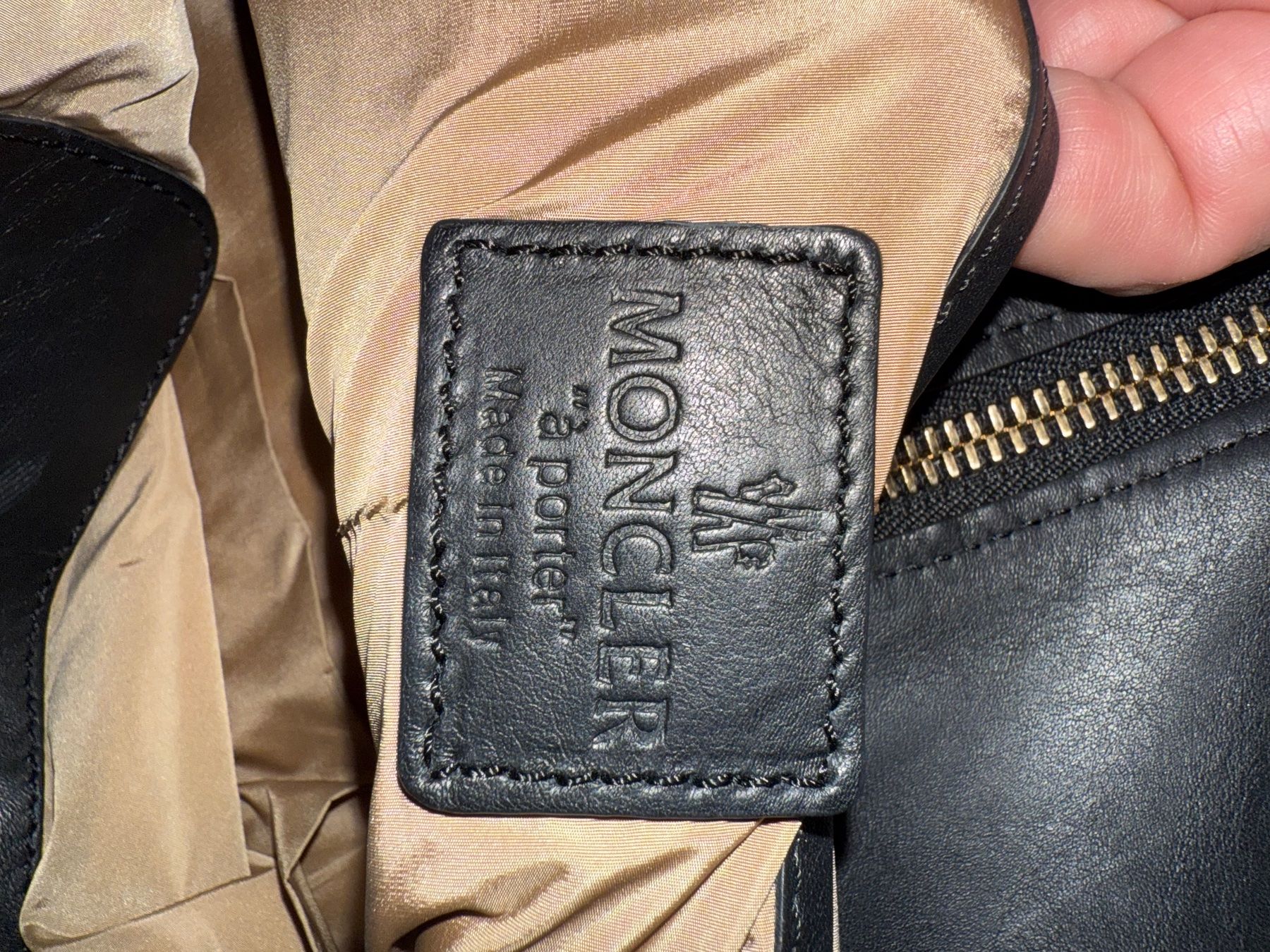 Moncler Borse da donna: Sac cuir Moncler noir – Usato da Gimel venduto da fan_8tvc 3