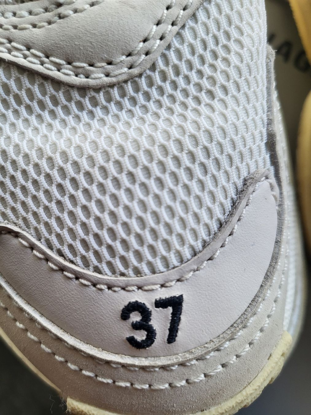 Balenciaga Scarpe da donna: Balenciaga Triple S Weiss Gr. 37 – Usato da Hagendorn venduto da mar_b8zk 7