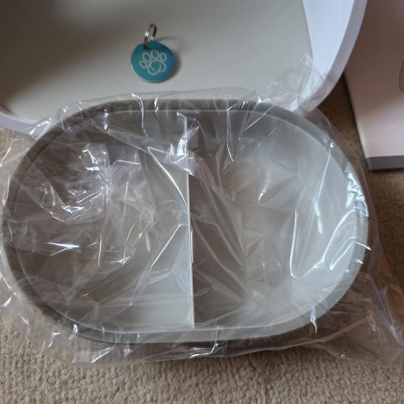 Sure Petcare Futter: Distributore cibo SureFeed Sure Petcare  – Gebraucht aus Rancate von sarah357 2