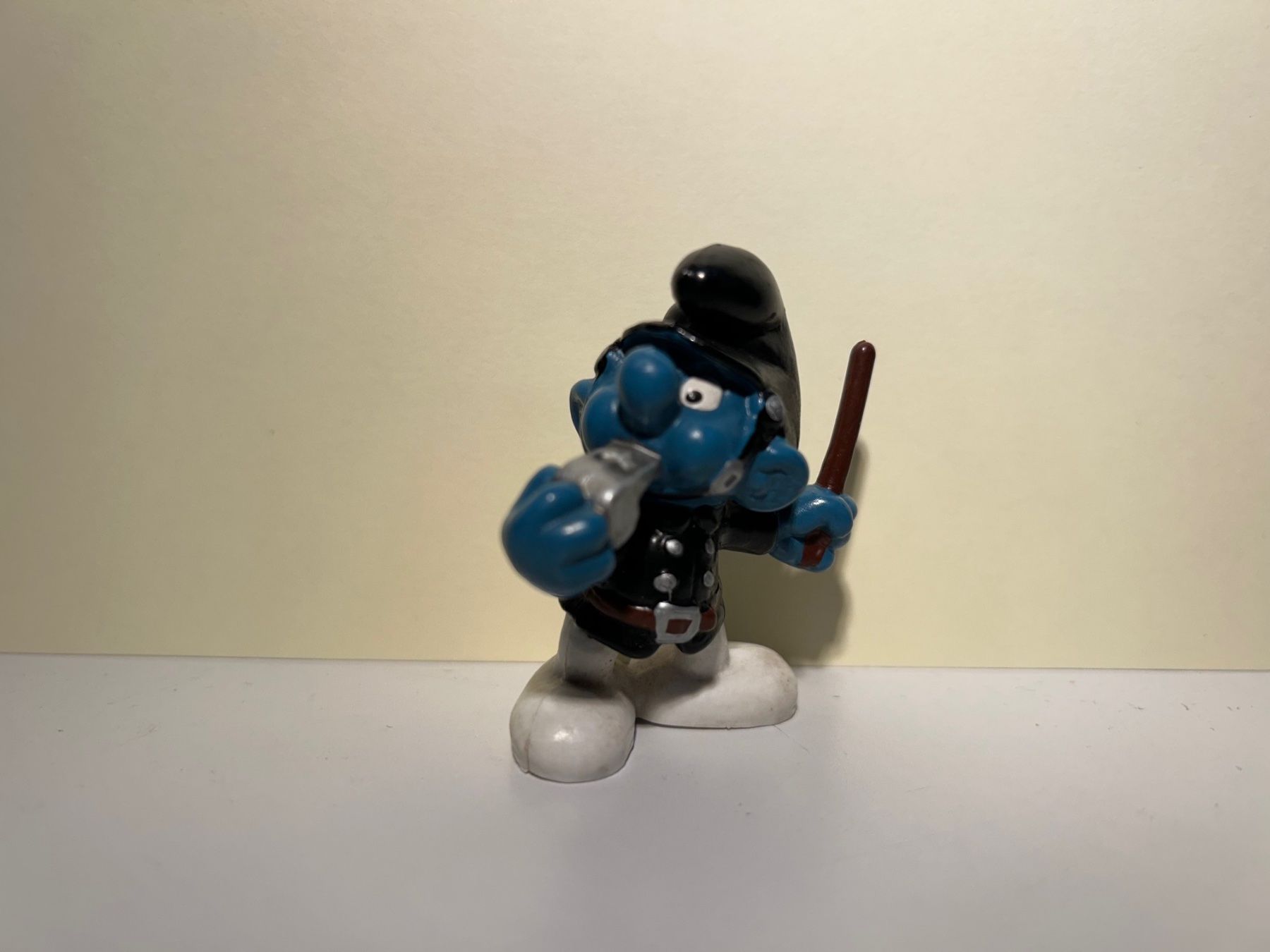 Schleich Statuette: Schlumpf Polizist – Usato da Bern venduto da Calimero1600