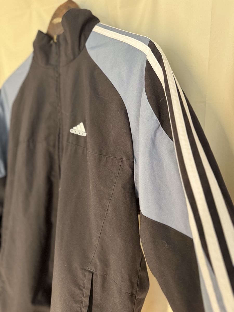 Vestes: Adidas Trainingsjacke Grösse L – D'occasion à Schlieren par LaLuxaZurich 1