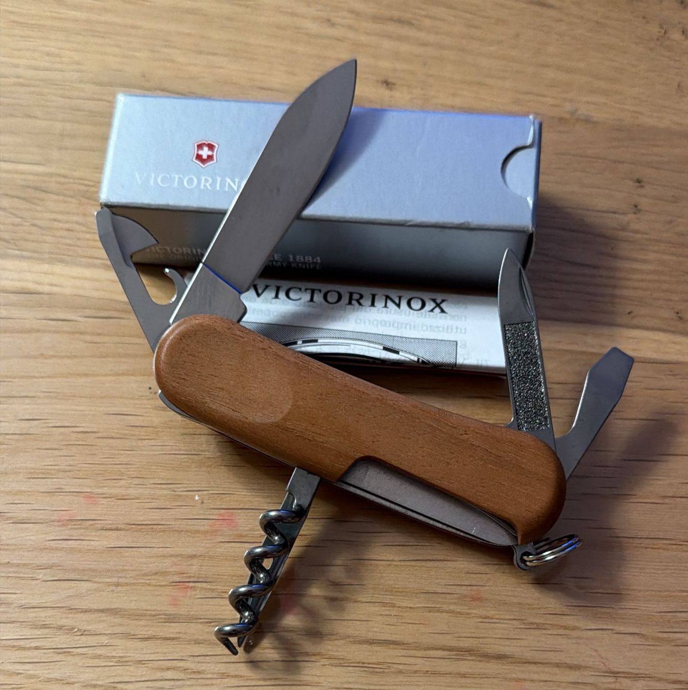 Victorinox Coltelli tascabile: VICTORINOX  SACKMESSER EVOLUTION 10 WOOD – Nuovo e nell'imballaggio originale da Zürich venduto da Frei-Occasionen 1