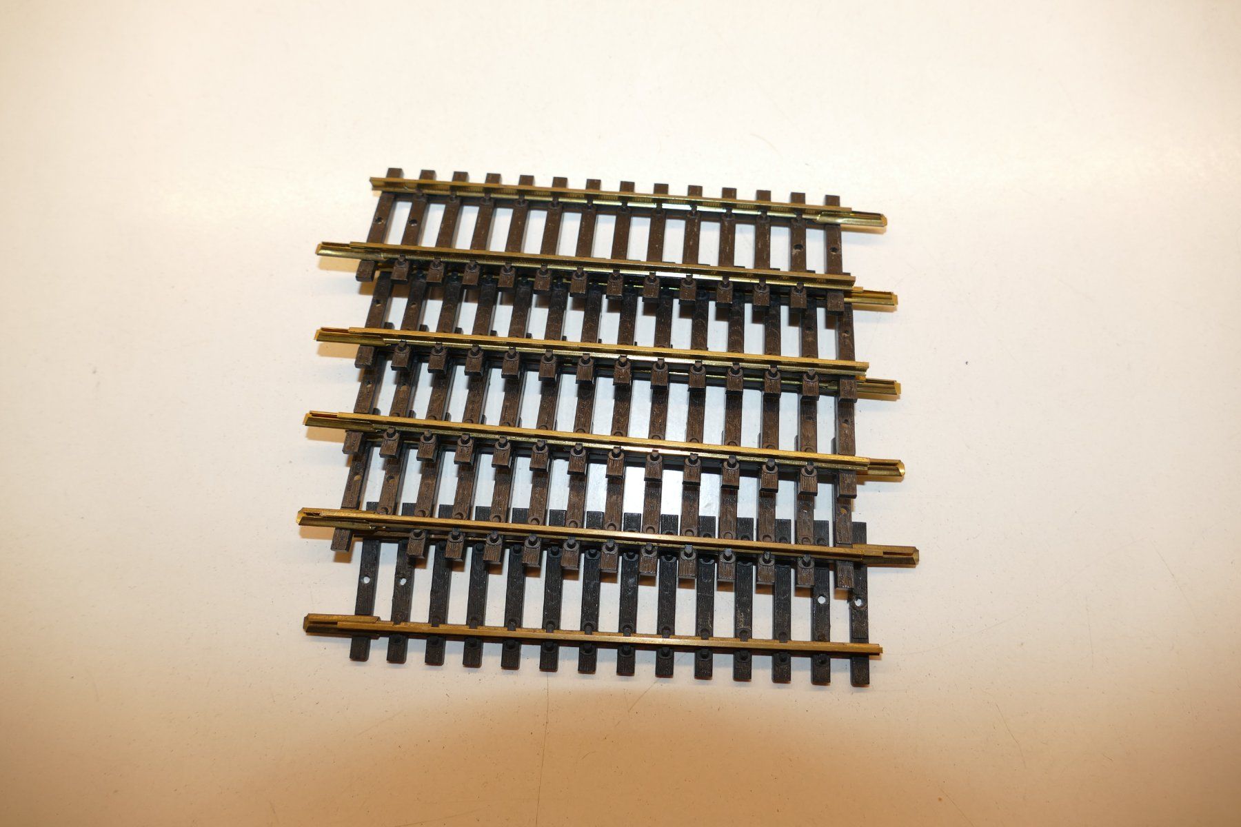 Fleischmann Modellini di ferrovie: Fleischmann H0: 5xgerades Gleis l=102 mm – Usato da Niederhasli venduto da rail-duerst
