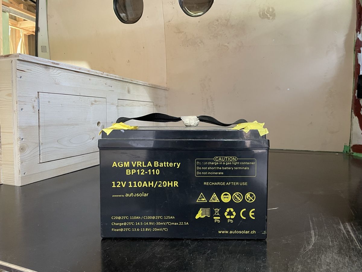 Batterie: AGM Autobatterie / 110 AH – Usato da Bern venduto da Hippiekuss