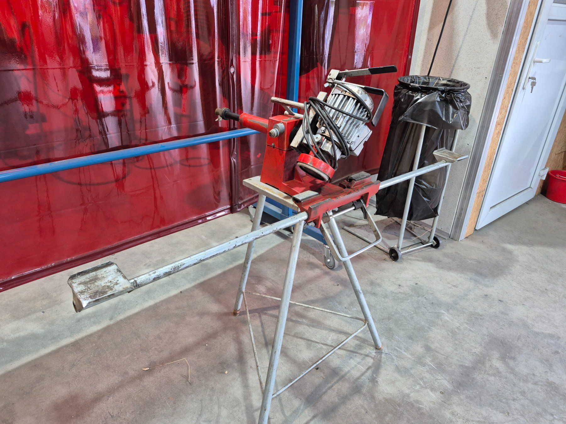 Smerigliatrici & Lucidatrici: Messerschleifmaschine Rotax Combi – Usato da Zollbrück venduto da Meistertechnik