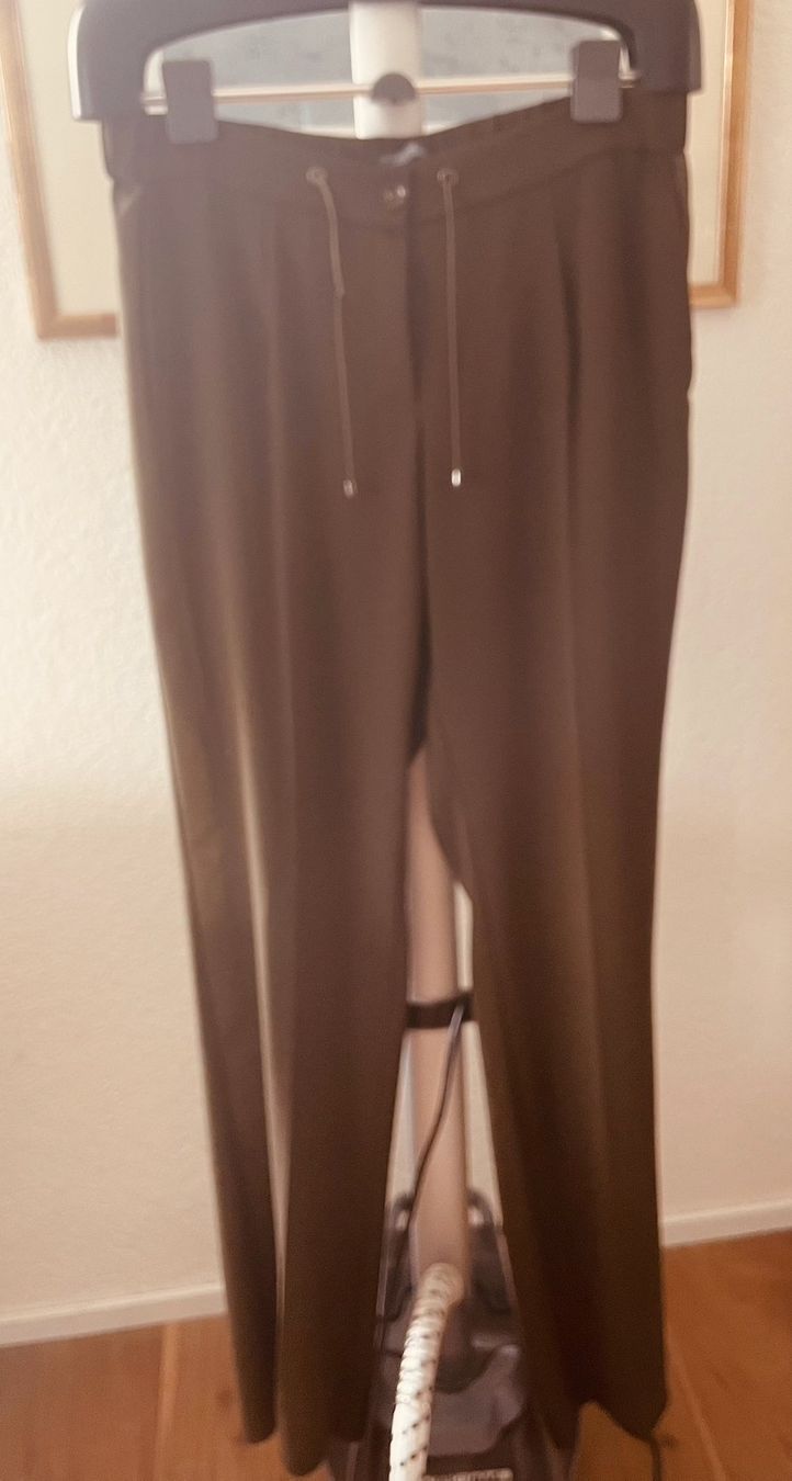 Pantaloni: Pantalon Elena Miro taille 44 – Nuovo (secondo la descrizione) da Sugnens venduto da 555madison