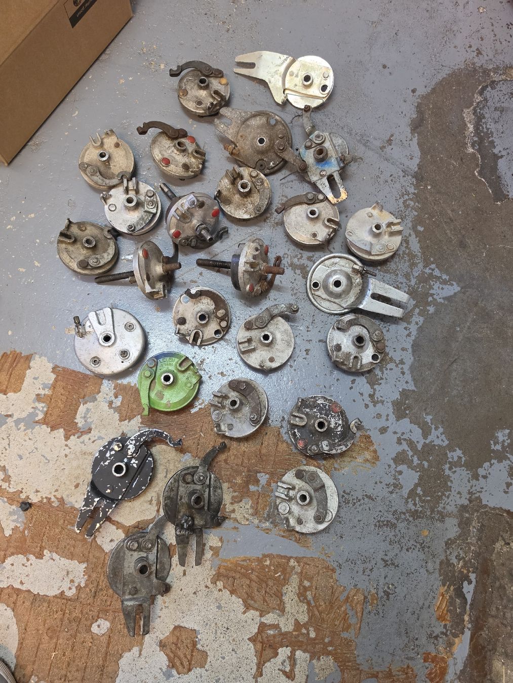 Ciclomotori: Diverse Ankerplatten Mofa/Töffli ab 1fr! – Usato da Lenggenwil venduto da Opc_Power