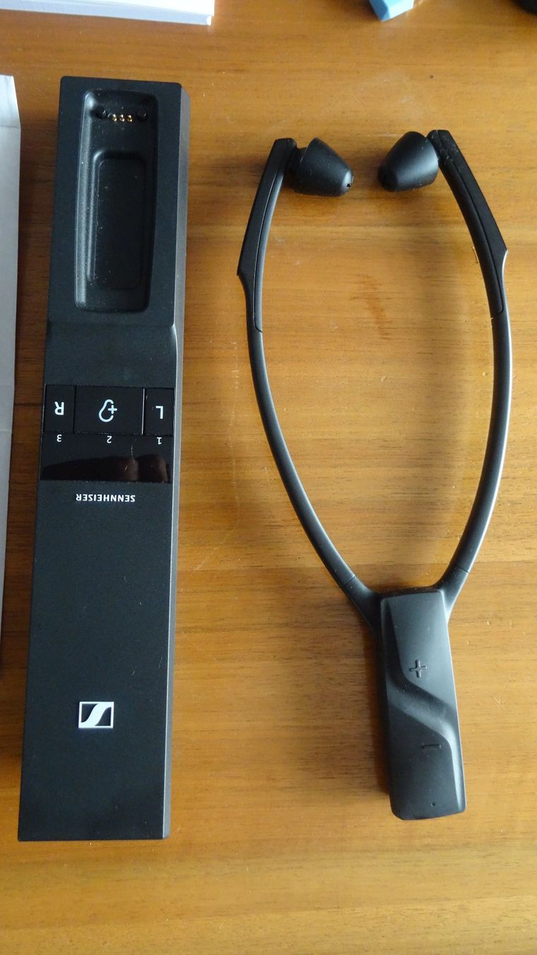 Sennheiser Cuffie: Sennheiser Digitaler TV Kopfhöhrer – Usato da Solothurn venduto da w_keller_2008