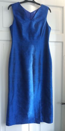 Elegantes blaues schimmerndes Kleid M L zu Nile Odd Molly
