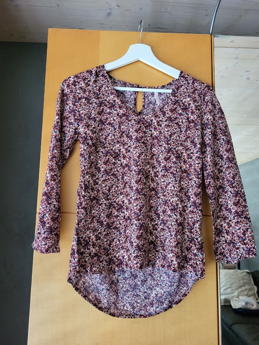 Blusen: Blouse tunique fleurie I.Code - Taille XS – Gebraucht aus Aproz (Nendaz) von mar_zxm9