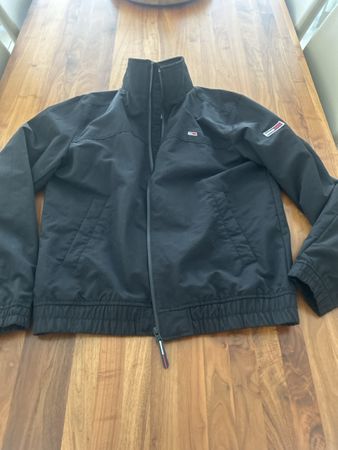 Tommy Jeans Jacke Schwarz Groesse L