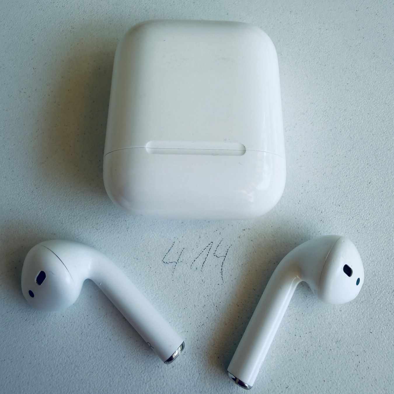 Apple Kopfhörer: Original Apple AirPods 2 Gen. Wireless Kopfhörer & Case – Gebraucht aus Basel von MY.AIRPODS.SHOP 8